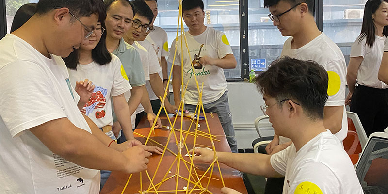 赫名視顯室內(nèi)拓展《凝聚力量，高效協(xié)作》